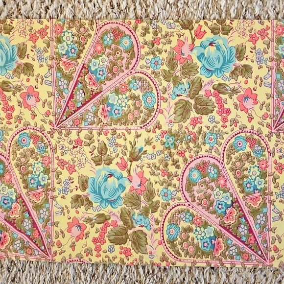 April Cornell Table Runner Cotton Spring Floral Pink Romantic Boho Garden Party - Picture 1 of 11